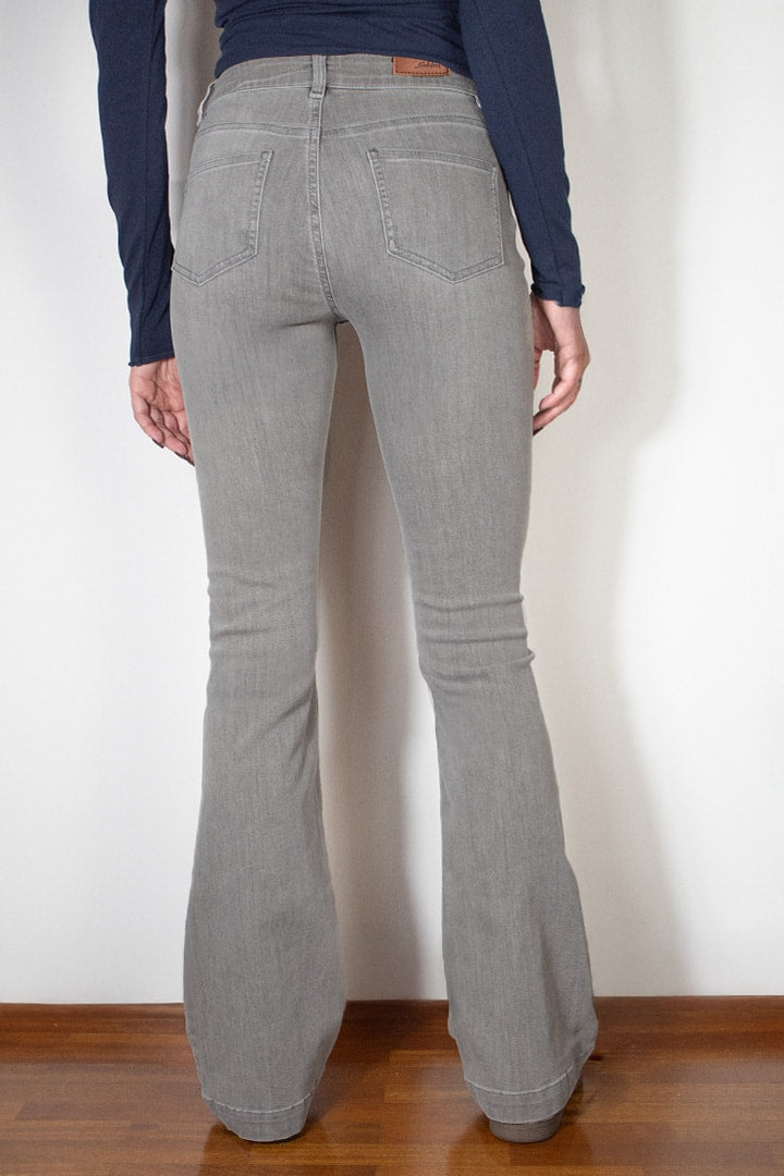 HIGH WAIST FLARED JEANS