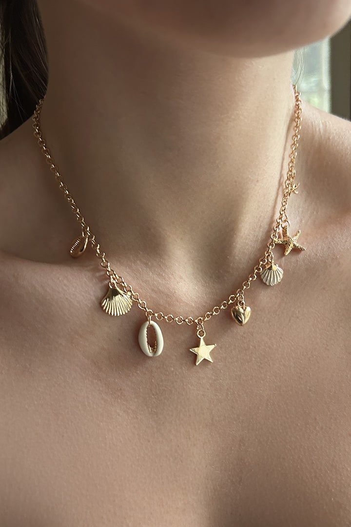 MULTIPLE SHELLS NECKLACE