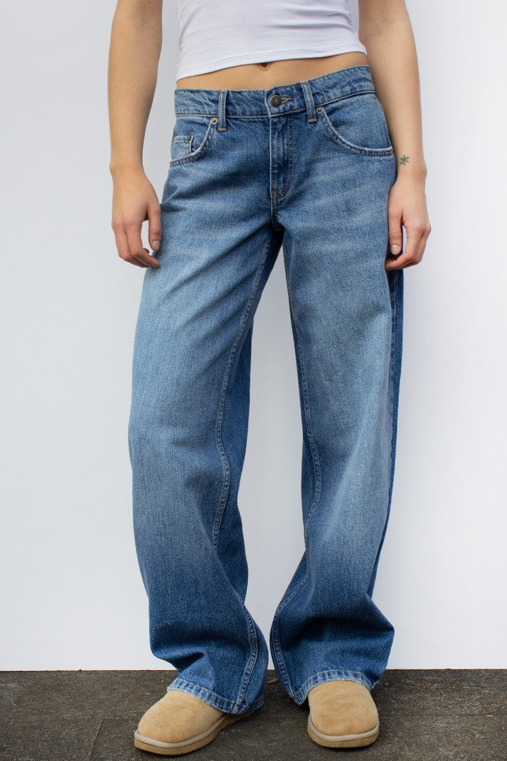 LOW WAIST JEANS