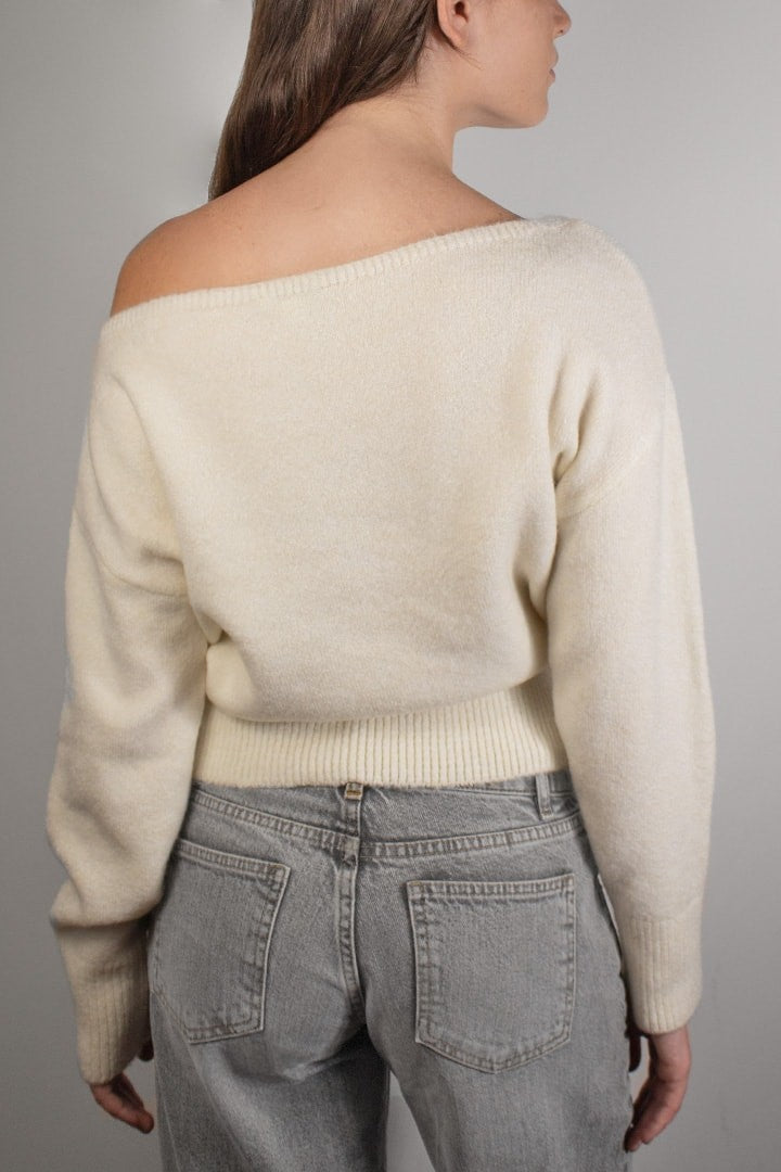 BOAT NECK SWEATER