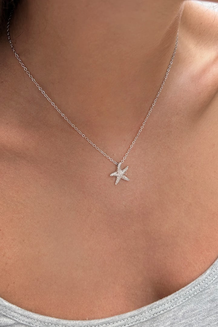 STAR NECKLACE