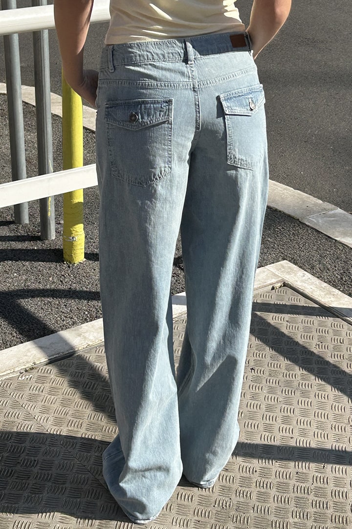 LOW WAIST WITH POCKETS