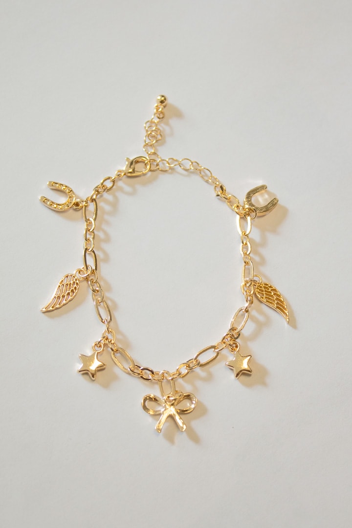 BRACELET WITH VARIOUS PENDANTS