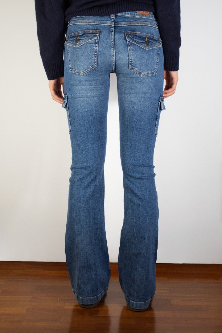 FLARED JEANS WITH POCKETS