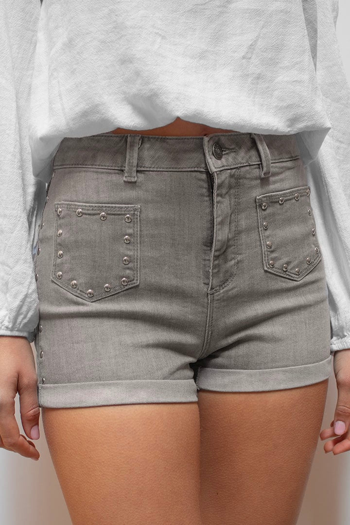 SHORTS WITH POCKETS AND STUDS