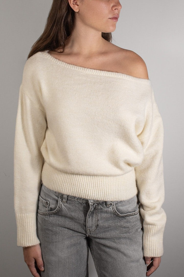 BOAT NECK SWEATER