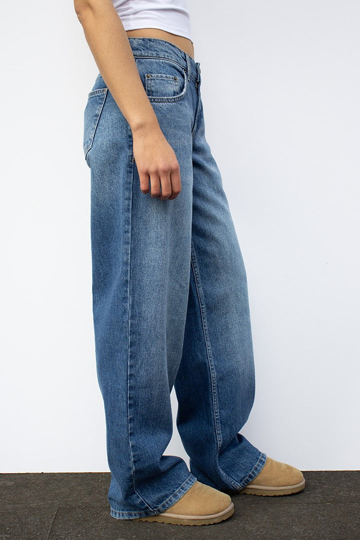 LOW WAIST JEANS