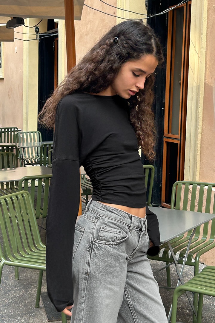 T-SHIRT WITH SIDE RUFFLE